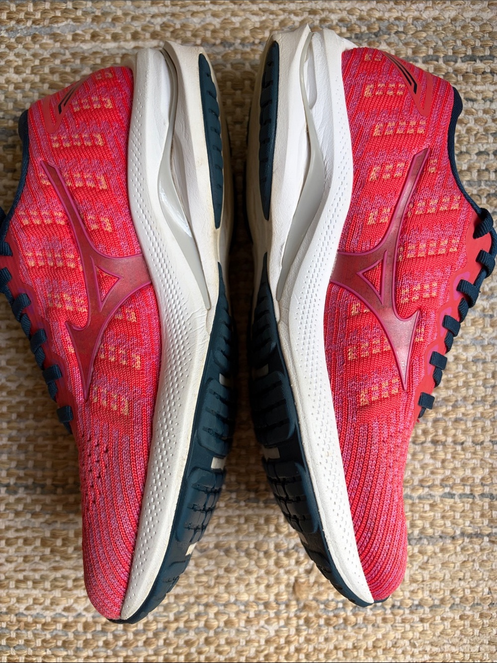 Mizuno Coral Pink Wave Rider 25 Athletic Women’s Sneakers with Navy Accents. Sz8 - Picture 3 of 6